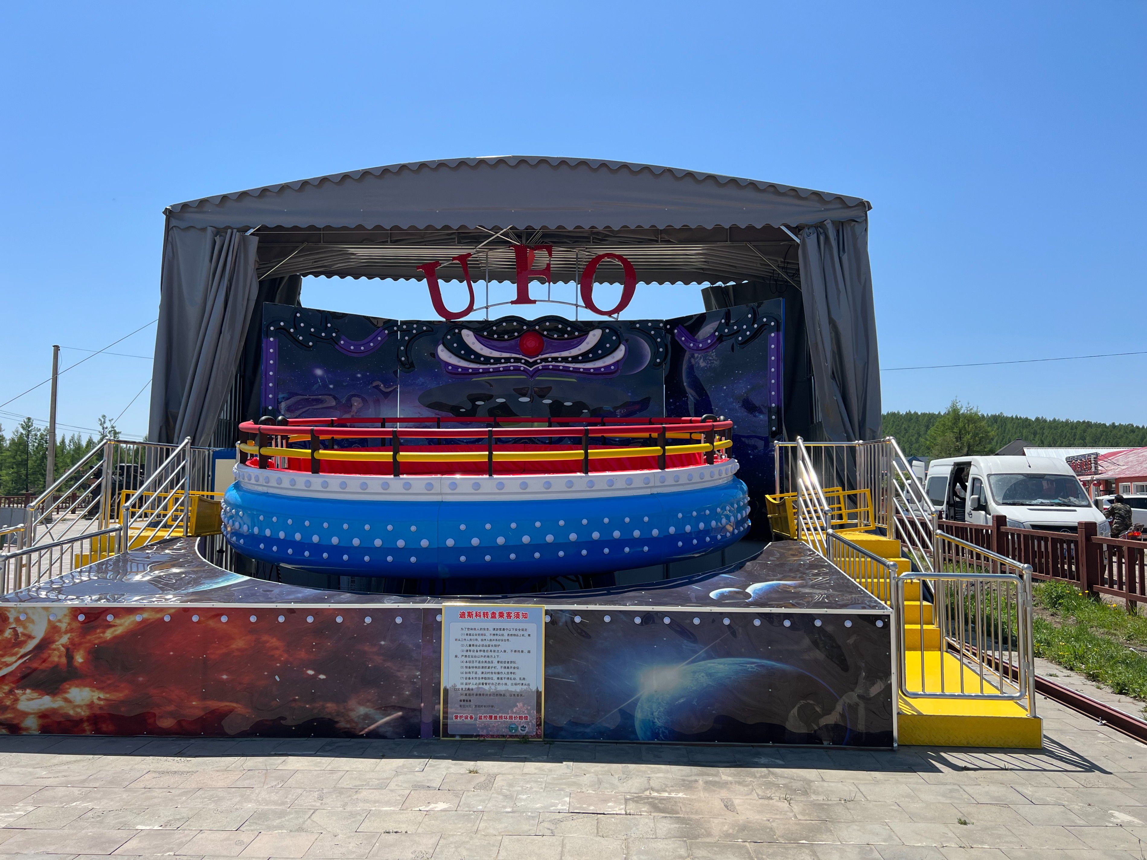 旅游景區(qū)電動(dòng)雨棚施工案例